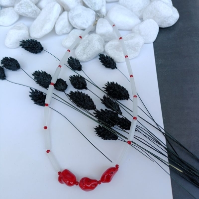 Κολιέ με ημιπολύτιμες πέτρες