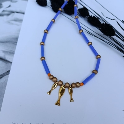 Καλοκαιρινό κολιέ με μέταλλο ξύλινες και γυάλινες χάντρες