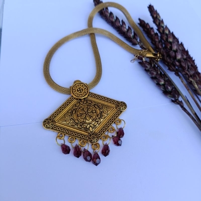 Κολιέ από ανοξείδωτο ατσάλι και κρύσταλλα