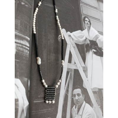 Κολιέ με μαργαριτάρια και αιματίτη πλεκτό