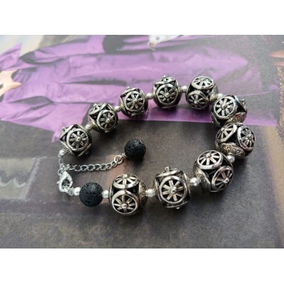 Βραχιόλι vintage με ασημί λεπτομέρειες